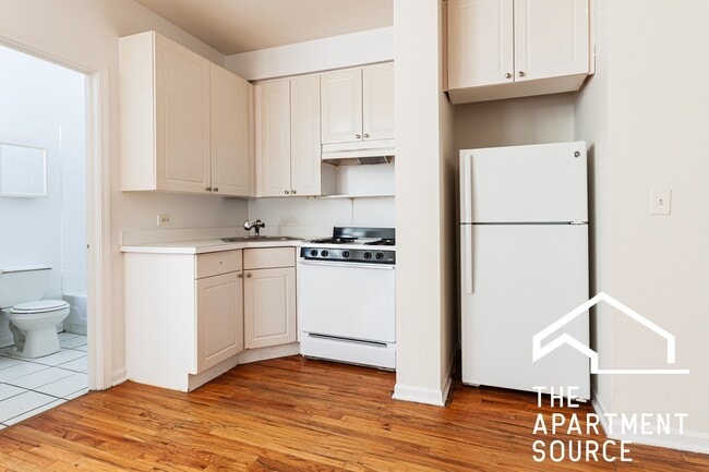 Photo - 917 W Dakin St Unit 110