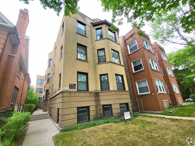 Building Photo - 2131 W Giddings St Rental