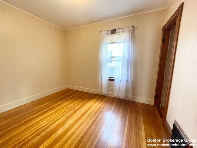 Photo - 18 Romsey St Unit 2