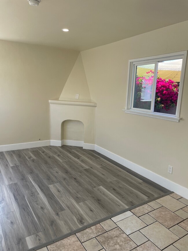 Photo - 821 S Grevillea Ave Unidad B