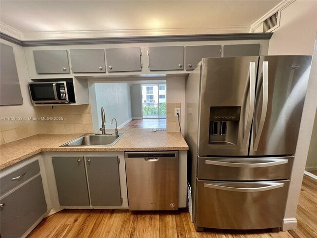 Building Photo - 1666 West Ave Unit 408 Rental