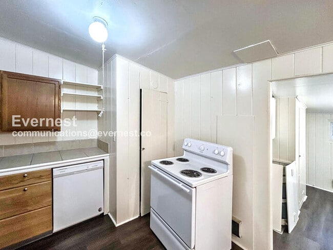 Photo - 110 1/2 W Cheyenne Rd Unit back