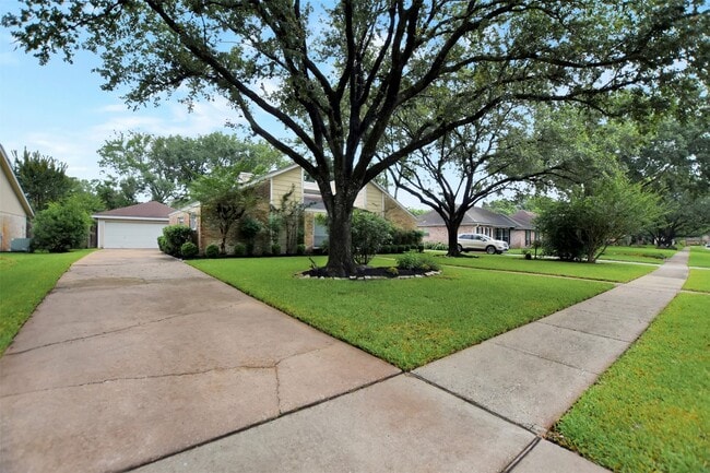 Photo - 15326 Glamorgan Dr