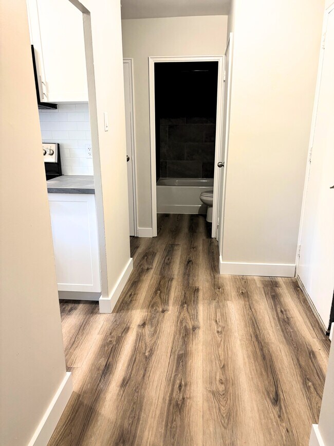 Photo - 100 Veronica Ave