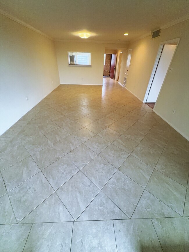 Photo - 2210 Dorrington St Unidad 504