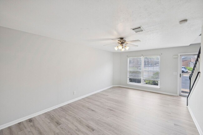 Photo - 340 Stewarts Landing Cir