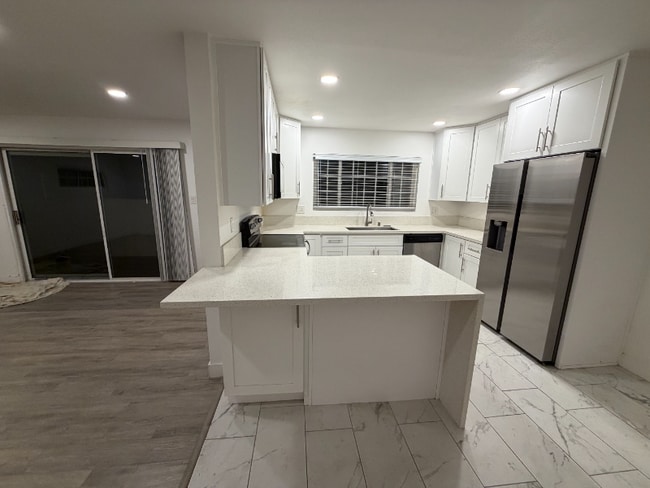 Photo - 1215 Ximeno Ave Unidad 3