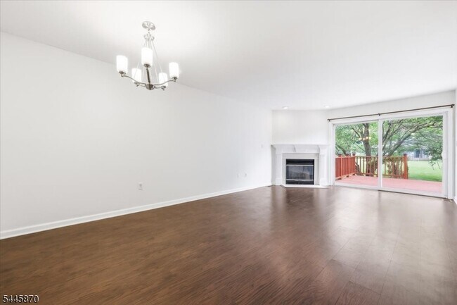 Photo - 73 Castleton Rd
