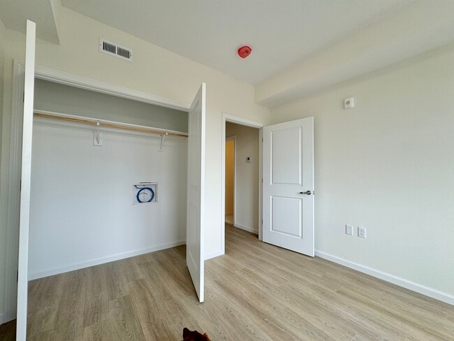 Photo - 1269 Main St