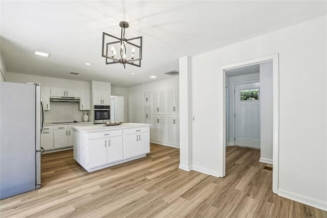 Photo - 3705 Donaldson Dr NE