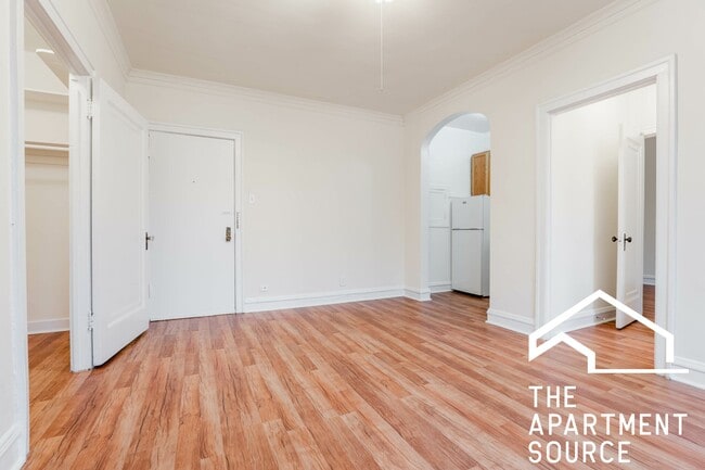 Photo - 2536 N Sawyer Ave Unit 306