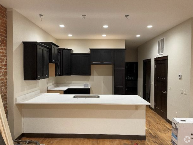 Building Photo - 206 1st Ave W Unit 1 Rental