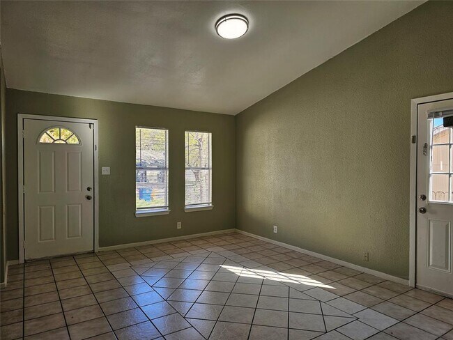 Photo - 1305 Bonnie Brae St