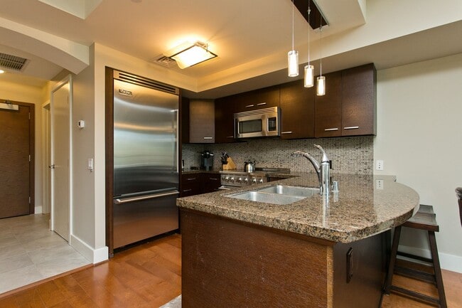 Photo - Luxury Living in Waikiki - Allure Waikiki 2 BD 2 BA 2 COVERED PARKING