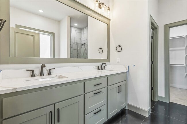 Photo - 1061 Whistler St