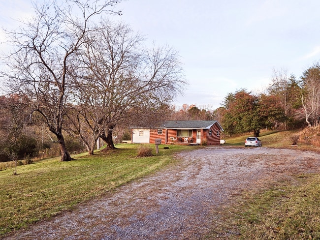 Photo - 473 Gillespie Rd