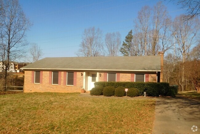 Building Photo - 2420 Wellington Dr Rental