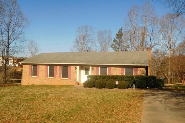 Photo - 2420 Wellington Dr House