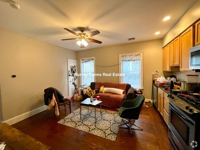 Building Photo - 180 Hillside St Unit 3 Rental
