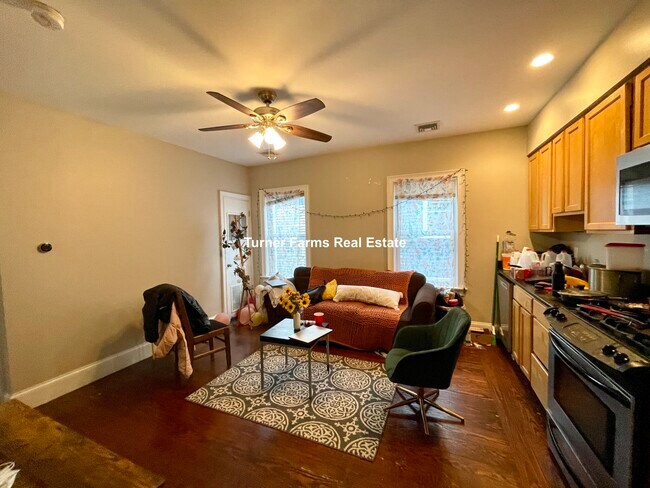 Photo - 180 Hillside St Apartments Unit 3