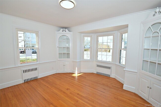 Photo - 27 N Lewis Pl