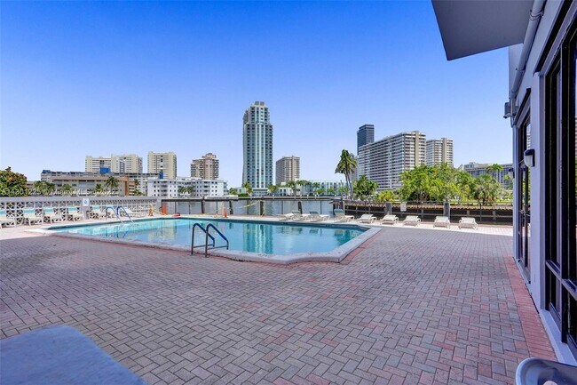 Photo - 137 Golden Isles Dr Unit 1110