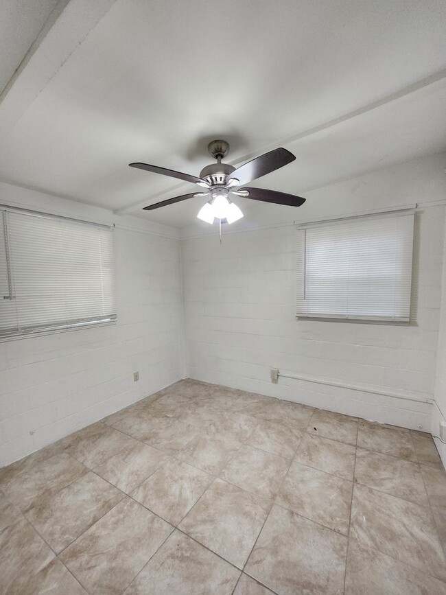 2 Nevada Cir