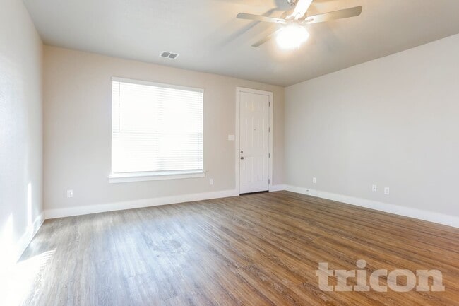 Building Photo - 10381 Ft Ewell Trl