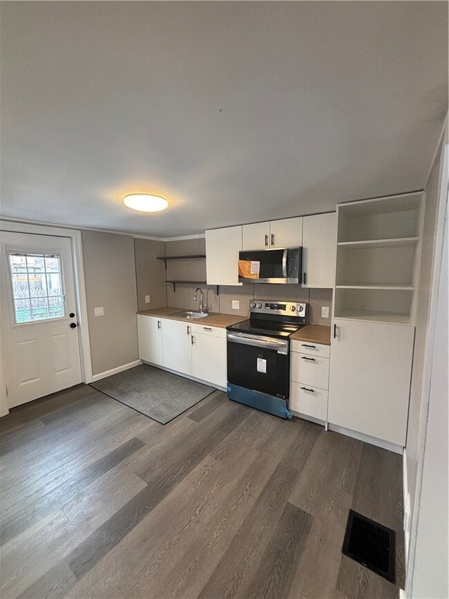 Photo - 420 W 5th St