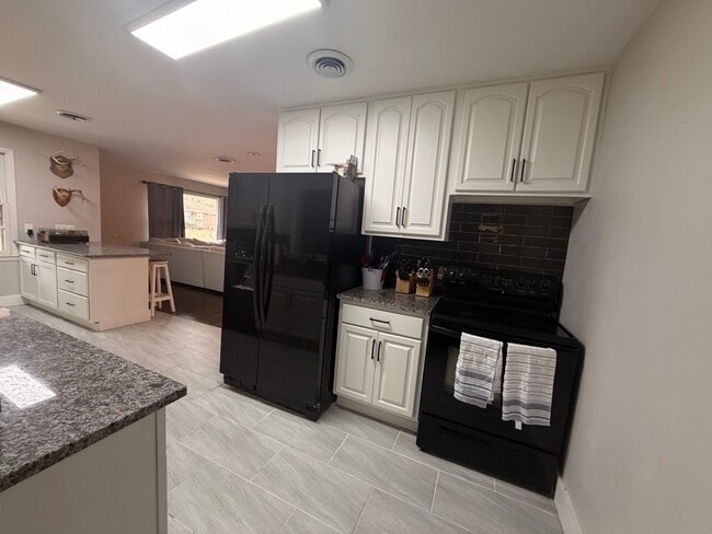 Photo - 321 Village Dr