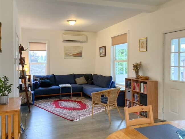 Photo - 5Bd/2Ba Seattle Home