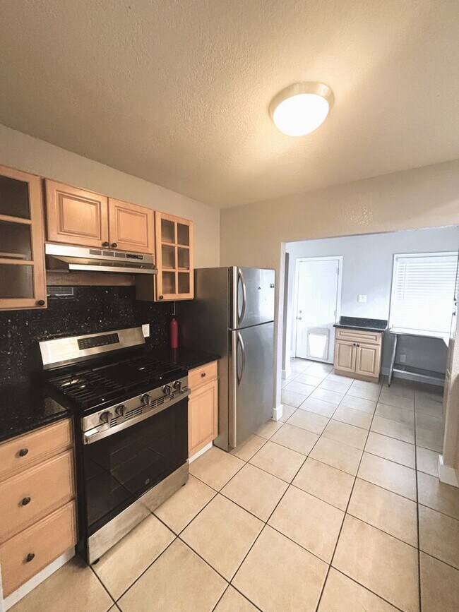 Photo - 5352 Walnut St