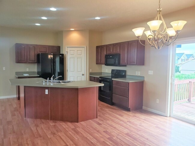 Photo - Stunning 4 Bedroom Home w/ Garage