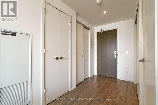 101 Charles St E Unit 1409