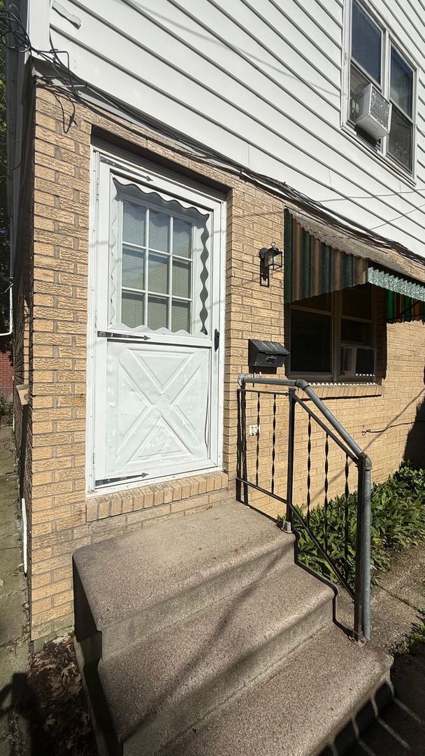 Building Photo - 709 E 29th St Unit 709 E 29th