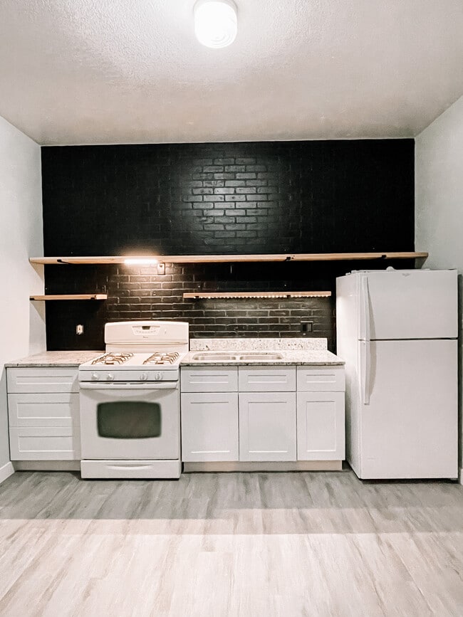 Photo - Whittier Apartments Unit 4