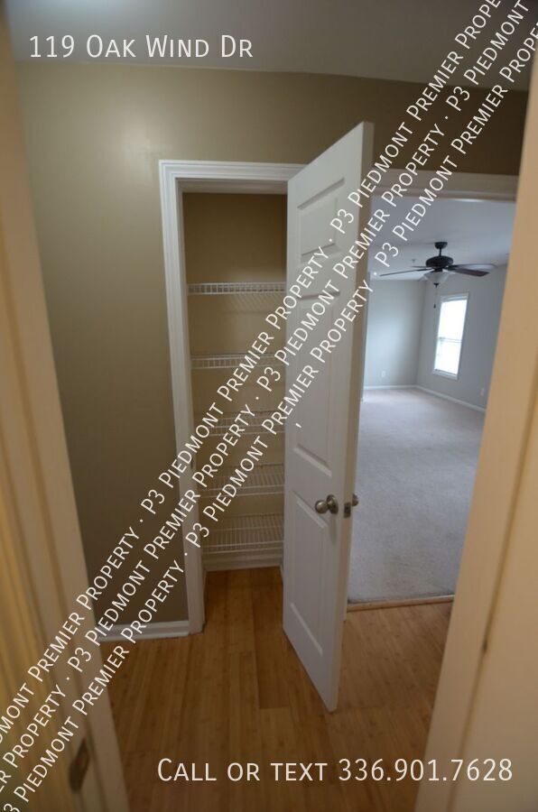 Photo - 119 Oak Wind Dr