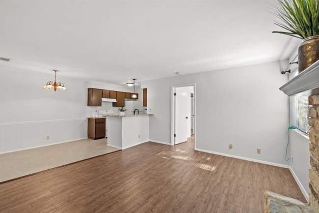 Photo - 9807 Hundred Oaks Cir