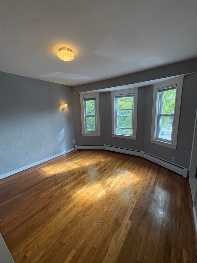 Photo - 879 Broadway Unit 2