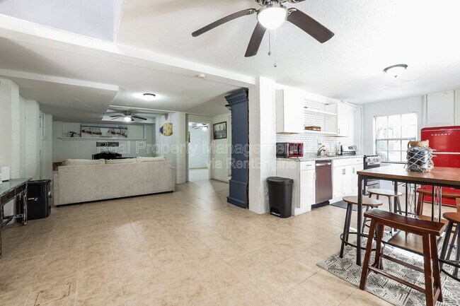 2219 72nd St Unit B