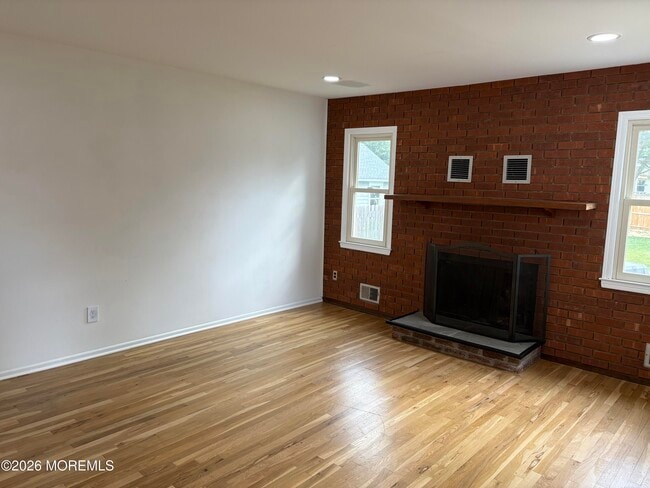 Photo - 19 Lennox Ave