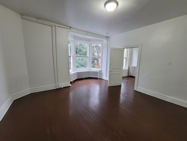 Photo - 1 Bedroom 1 Bath, Laundry Available-York City SD