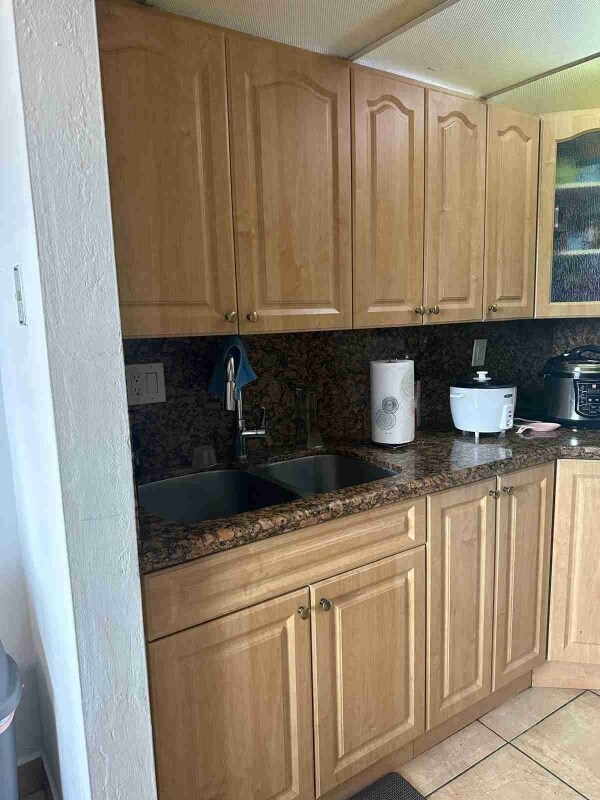 Photo - 630 W 72nd Pl