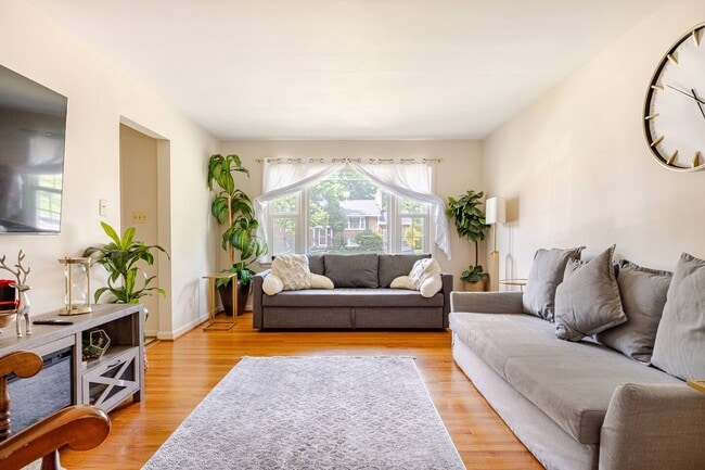 Photo - 7527 Fairwood Ln