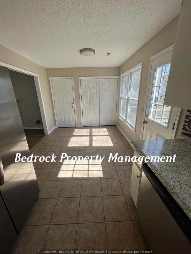 Photo - 212 Sparrow Cir