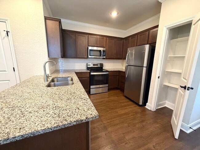 Photo - 3 bed 2.5 bath Duplex in a gated community