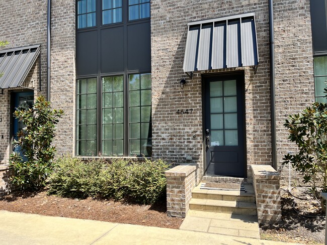 Photo - 4647 Broadwick St Townhome