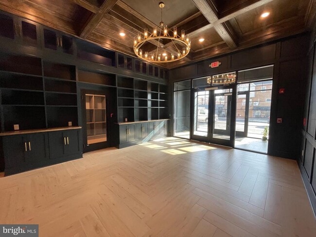 Photo - 581 Jamestown Ave.