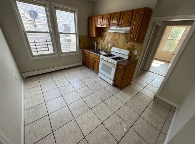 Building Photo - 184 Norwood St Unit 2L Rental