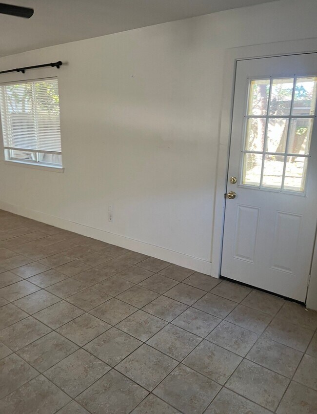 Photo - 809 Dragonfly Dr